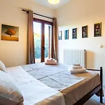 Nelly's Place Sea View Apartament