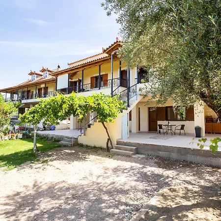 Nelly's Place Sea View *