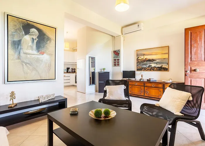 Nelly's Place Sea View