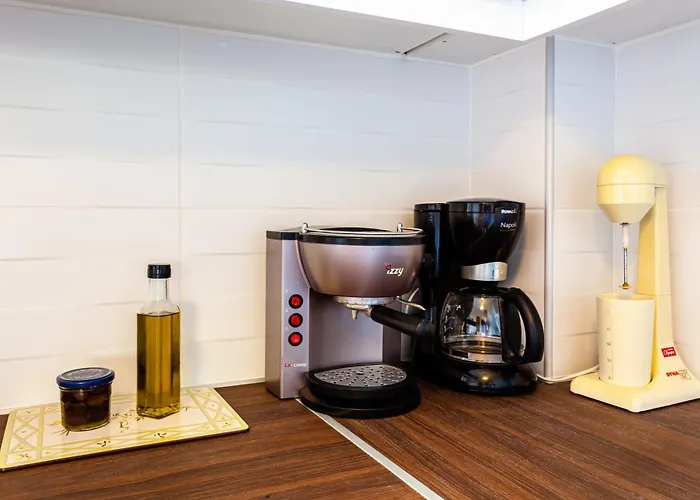 Nelly's Place Sea View *