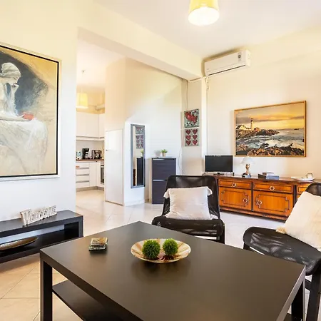 Nelly's Place Sea View