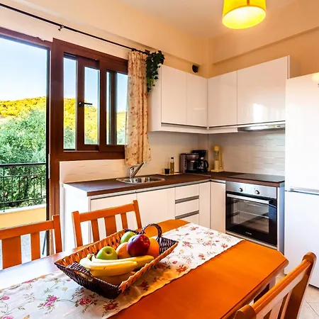 Nelly's Place Sea View