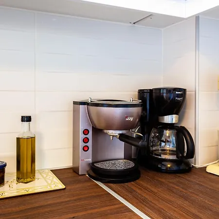 Nelly's Place Sea View *