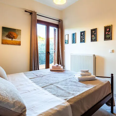 Nelly's Place Sea View Apartment