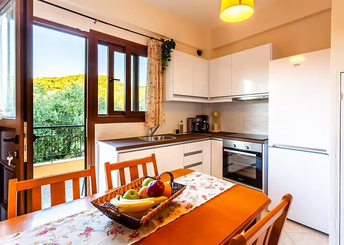 Nelly's Place Sea View